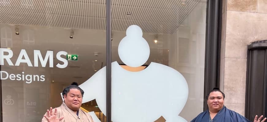 大栄翔と御嶽海がジャパン・ハウス・ロンドンを訪問、驚くロンドン市民や阿波おどりを踊る姿も