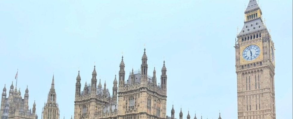 ロンドン公演中の力士４人がバンクシートンネルへ「どこで観られる映画でしょうか？」の声