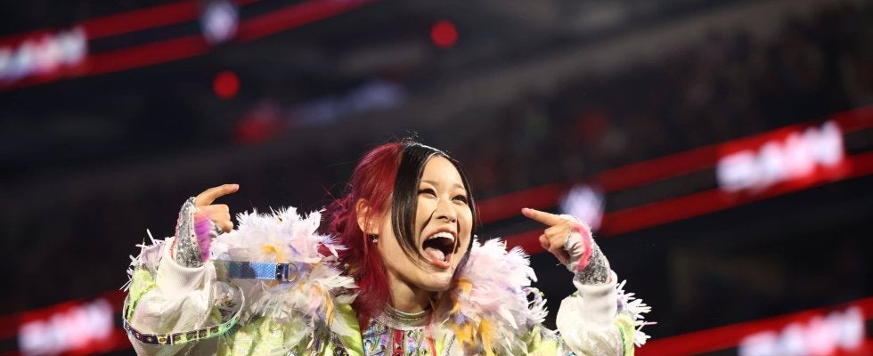 「本当にトップスター」人気日本人女子レスラー、凱旋公演で“神対応” ファンとゼロ距離で交流し大歓声を浴びる「おかえりなさい！」