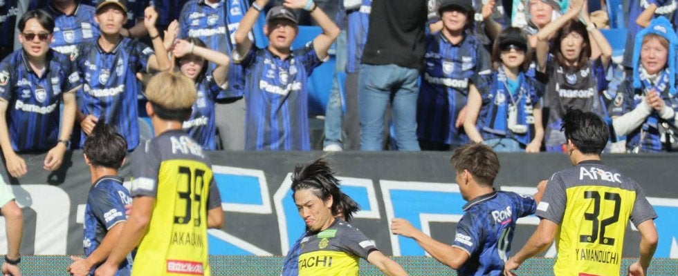 【柏】想定外の相手布陣も５発！首位鹿島に３差…先制弾小泉佳穂「大きな１試合に」