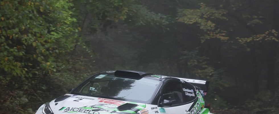 全日本ラリー高山：レグ2午前でヘイキ・コバライネンが首位を守り逆転タイトルに向けて最終セクションへ