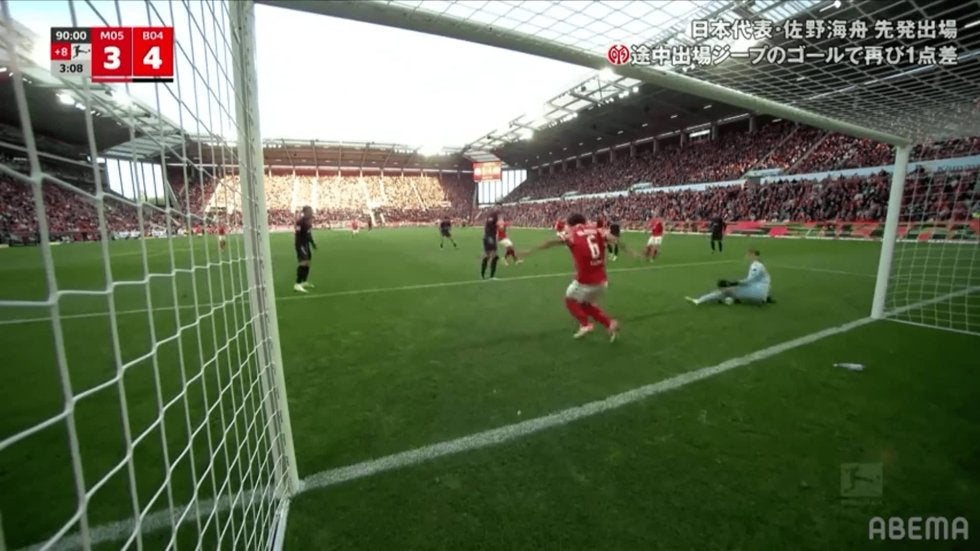 佐野海舟、ゴールライン上で見せた衝撃プレーが話題「すげーな」「なんでそこにおるんや」絶体絶命のピンチを救った“神クリア”の瞬間