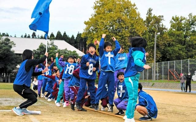 地震で子ども減ったまち、全児童連合運動会「こんな大人数、初めて」