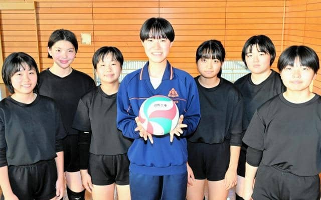 女子バレーU16代表に山形三中の早坂選手　強烈なスパイクが武器