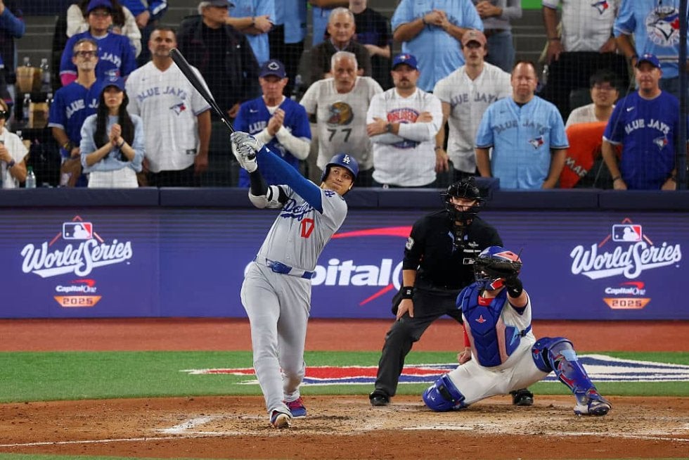 ウソだろ…！？ 大谷翔平に「そりゃビビる」驚愕の“超高弾道アーチ”→相手捕手のリアクションが話題に「運ばれると思わないだろ」