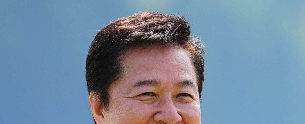 【バレー】川合俊一会長「僕の年齢考えてくれ　恥ずかしい！」女子レジェンド“強制３Ｓ”披露