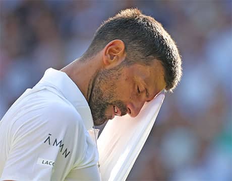 涙ジョコビッチ 恩師の死を悼む