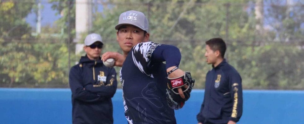 【オリックス】山下舜平大がブルペンで50球「自分の感覚と実際のボール」データ確認し手応え　