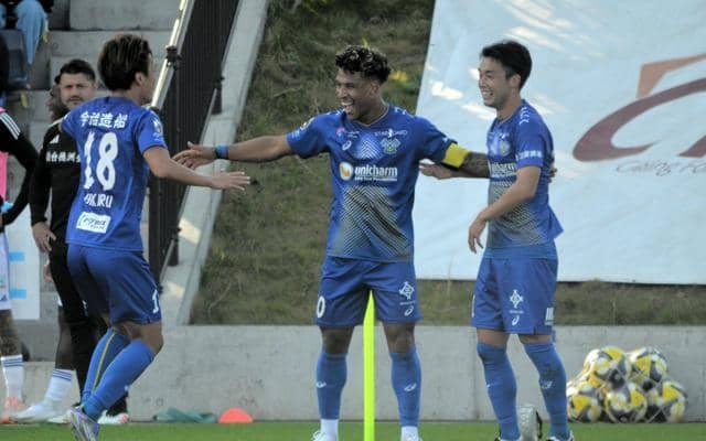 J2初年度でJ1昇格PO進出争い　FC今治、正念場の残り3試合