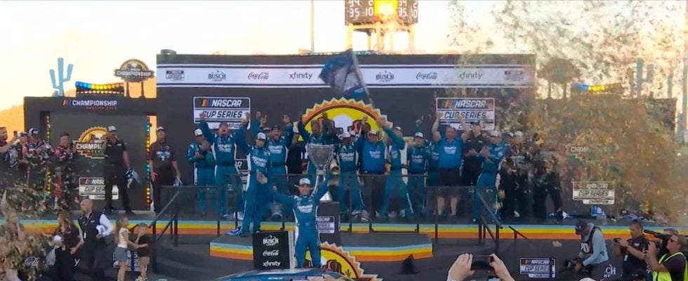 勝負のピットで「ギャンブルいった」 チャンピオン決めた“大博打”にファン沸騰「2タイヤきた」運命分かれた奇跡の瞬間