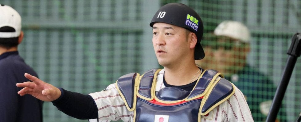 【侍ジャパン】岸田行倫「癖で捕ったらすぐに投手に返しちゃうので」ピッチクロック適応に励む