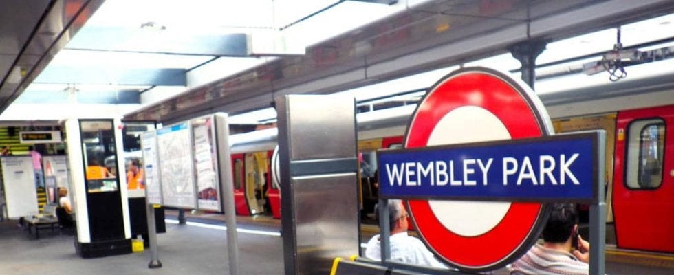 スタジアムに直結した｢ロンドン地下鉄｣の駅、非常に珍しい｢サッカークラブ名｣を冠した駅【サッカー強国と｢地下鉄｣の深～い関係】(2)