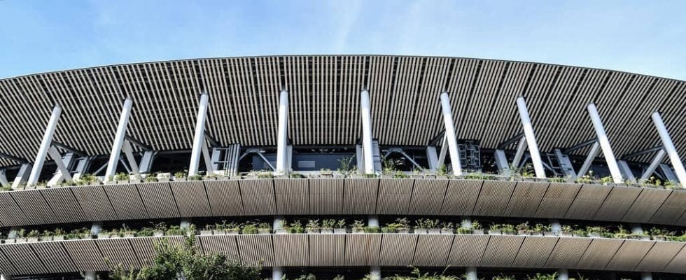 国立競技場｢命名権｣契約で駅名はどうなる？日本の｢2大スタジアム駅｣と世界の｢伝説スタジアム駅」【サッカー強国と｢地下鉄｣の深～い関係】(1)