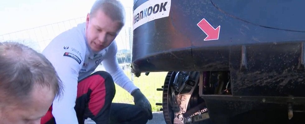 ぶつけた車を自ら修理！ラリージャパン、足回り破損も“直して走る”驚きの光景 応急処置でまさか…ステージ復帰の“荒技”