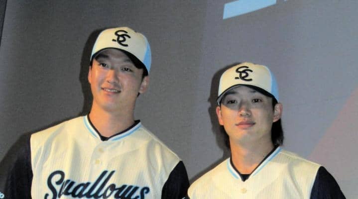 ヤクルト　来季のＣＲＥＷ（クルー）新ユニホームのデザイン発表