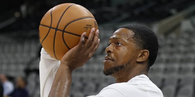 スパーズのエースガード、ディアロン・フォックスが日本時間9日のペリカンズ戦で今季初出場へ