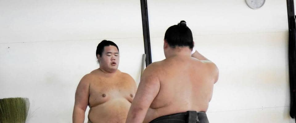 初日から休場の明生が相撲を取る稽古、師匠「途中で出られたら」【大相撲九州場所】