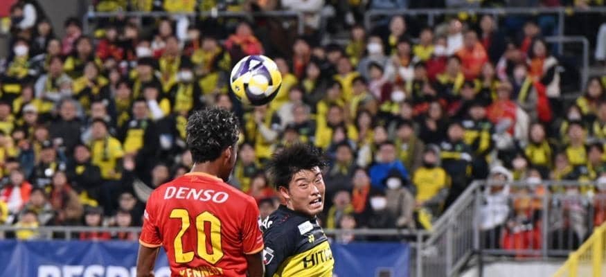 Ｊ１柏、リーグ戦４連勝で首位鹿島にピタリ追走　勝ち点１差で残り２戦　優勝争いは大詰め