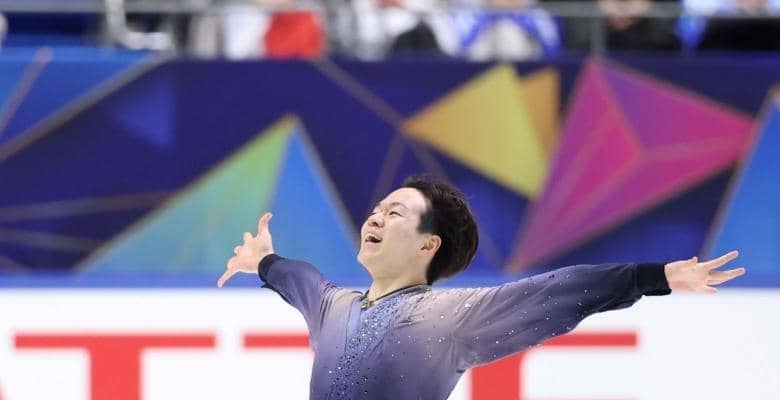 鍵山優真が日本男子初３連覇「なんとか耐えた。悔しさ８割」４回転トーループ転倒も圧巻リカバリーで演技後は「セーフ」ジェスチャー　ライバル佐藤駿の追撃を１・５３点差振り切る