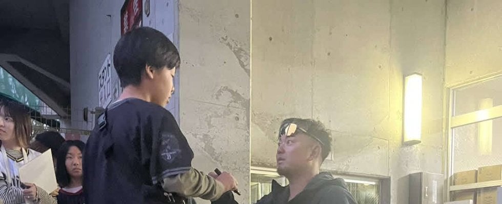 【オリックス】森友哉「ちょっとでも思い出に残ってくれたら」秋季キャンプで子どもたちに即席サイン会