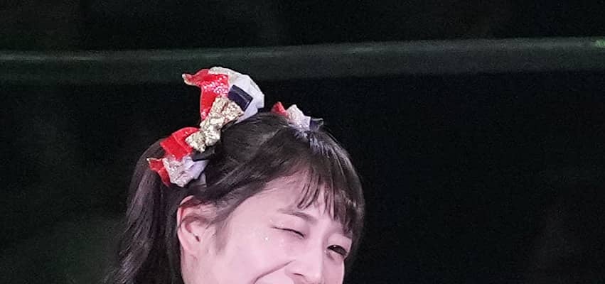 「素晴らしい肉体美」女子プロレスラー上原わかなが「11月８日」にちなみ黒ビキニ姿披露