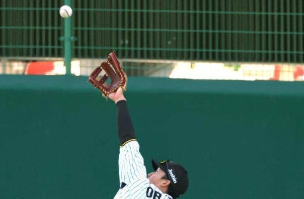 阪神・小幡　鉄人ボディ作り上げる　筋肉は裏切らない！来季全試合出場目指して“貯筋”積み上げる