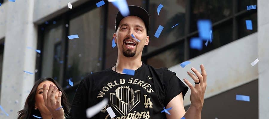 心配殺到の“大忙し”スネルが報告「やっとちょっとだけ」　250万円機器の上で…SNS更新