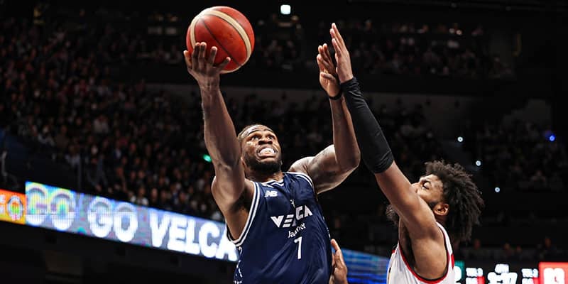 ブラントリー31得点の長崎が首位奪還…名古屋Dの連勝記録は「12」でストップ