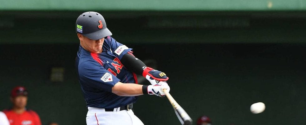 【侍ジャパン】今秋初陣で初回に一挙４得点　先頭から岡林→牧→森下→岡本の４連打