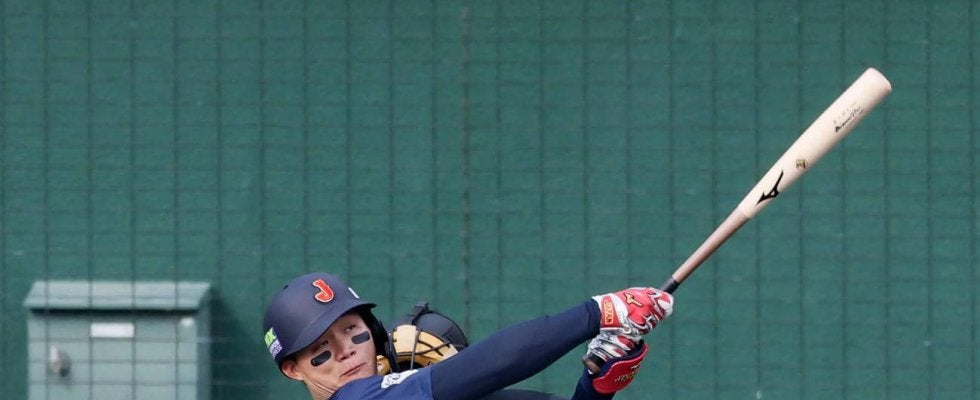 【侍ジャパン】今秋１号は森下翔太！広島高の直球フルスイングで左翼ポール際へ　ファン歓喜