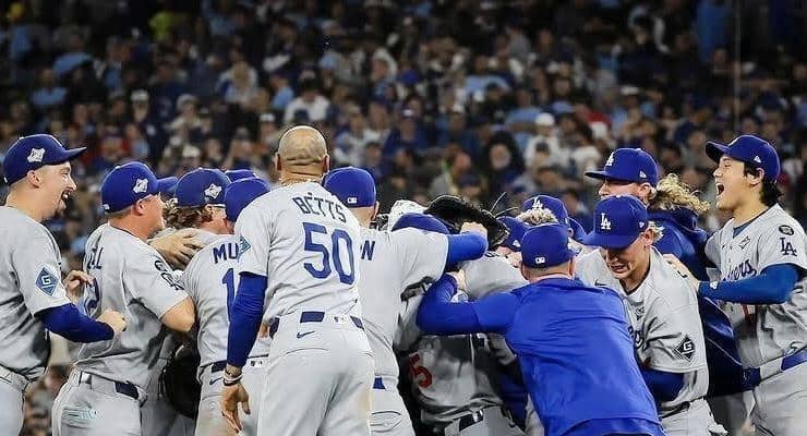 ド軍ＷＳ救世主になった右腕　ジェニファー・アニストン似の妻は弁護士資格の才媛　「必要なだけ投げる」と答えた戦士