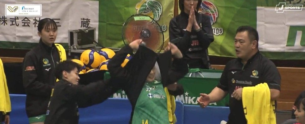 「大事件でした」女子バレーで前代未聞の“珍事” 本人も驚きの出来事が話題