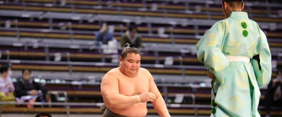 モンゴル出身・オチルサイハンが「旭富士」のしこ名で初土俵　堂々の白星発進　敗れた天昇山は「強かった」