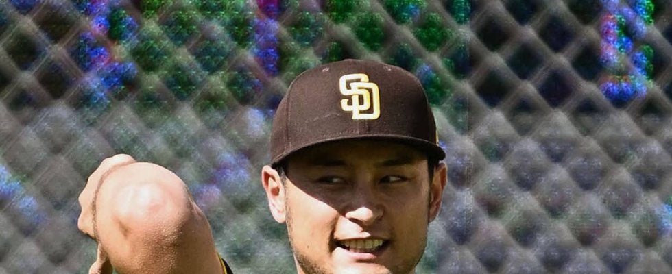 ２度目の右肘手術受けたダルビッシュ、術後13日目のリハビリの様子公開　指、手首、肘を動かす