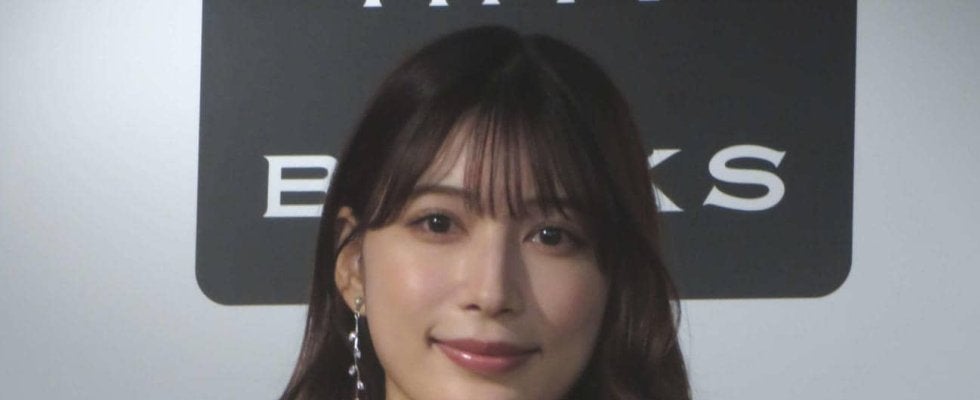 井上尚弥戦ラウンドガールで有名な雪平莉左が猫耳の自撮り写真公開「このネコ欲しい」「赤いきつね？」