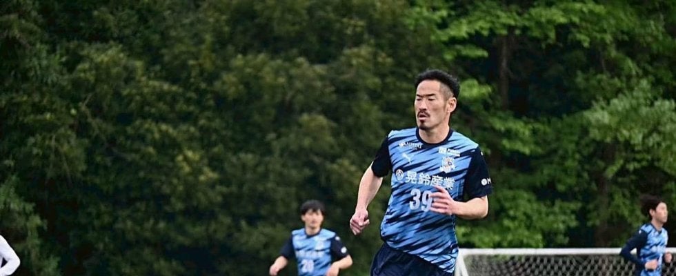 「思いっきり蹴ってみろ!!」ジャンボこと大久保哲哉が熱血指導　昨年７月にスクール設立