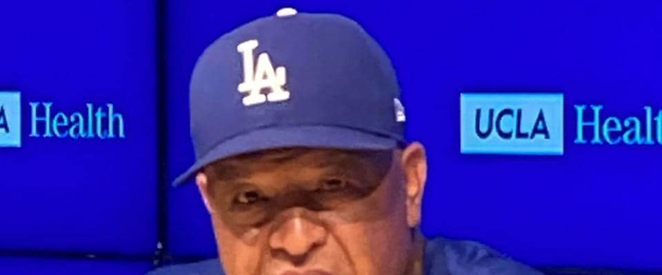 ロバーツ監督、まさかの得票なし　ＭＬＢ最優秀監督賞発表　地区４連覇評価されず　ブルワーズ・マーフィー監督とガーディアンズのボート監督がともに２年連続の快挙