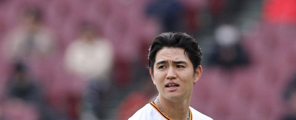 【トライアウト】19年新人王アンダスローの巨人高橋礼「現役続行の強い気持ちで」ゴロで併殺打