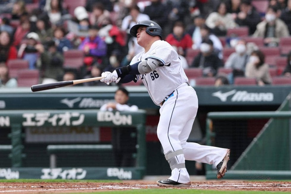 西武渡部健人が初打席で本塁打