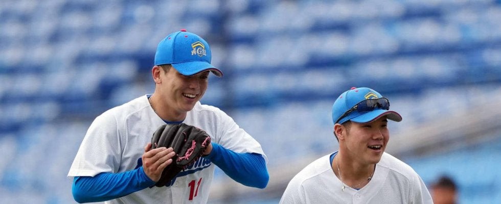 【明治神宮大会】14日開幕　ドラ１コンビで連覇狙う青学大か、６大学完全優勝明大か／大学展望