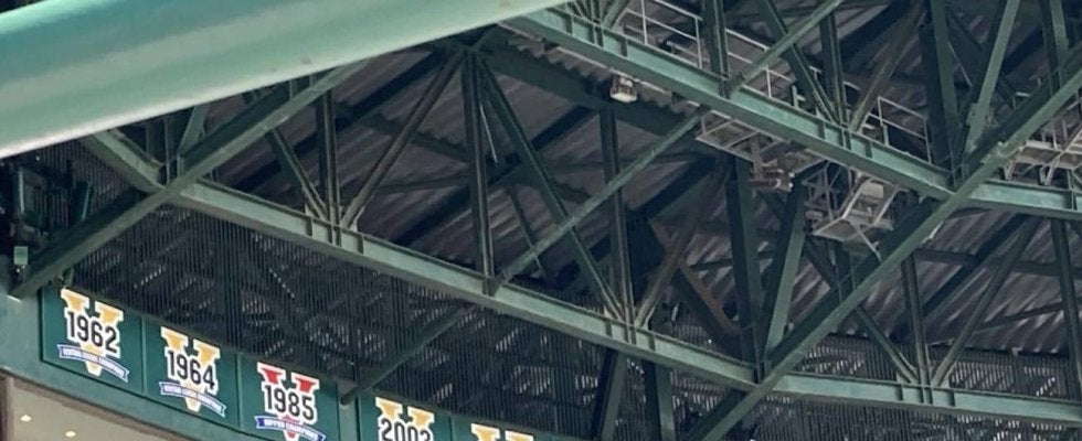 【阪神】誇らしい！甲子園に７枚目のＶパネル　１枚分スペース空け、来年リーグ連覇の備えも万全