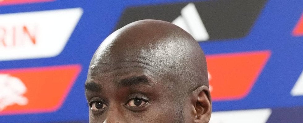 【日本代表】ガーナ代表アッド監督「まずは試合と違う話を…」母国での6人死亡の事件に哀悼の意