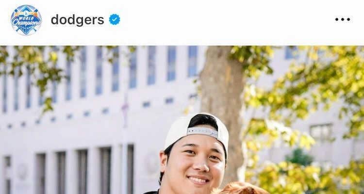 大谷翔平のＭＶＰ会見　今年はデコピンが耐えた！司会者「デコイもよくがんばったね」褒められる　昨年はソファから逃走