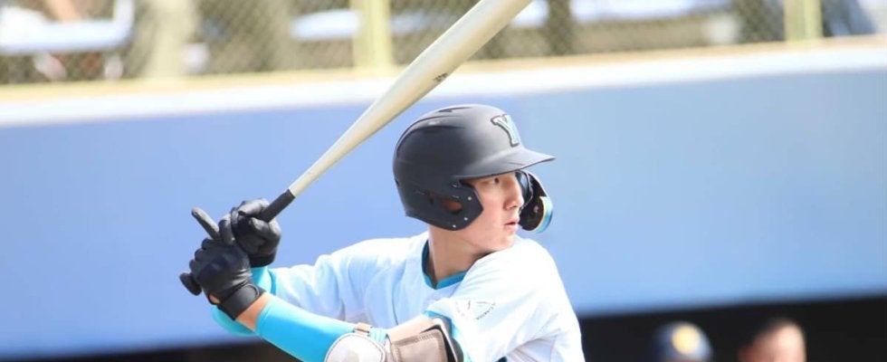 山梨学院の世代屈指の二刀流がサードスタメンのサプライズ！帝京は日大三を完封した技巧派左腕が先発【明治神宮大会】