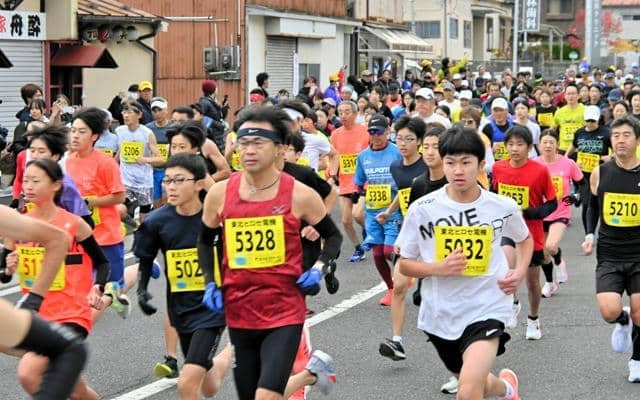 晩秋の宮古路、2千人が走り抜ける　サーモン・ハーフマラソン　岩手