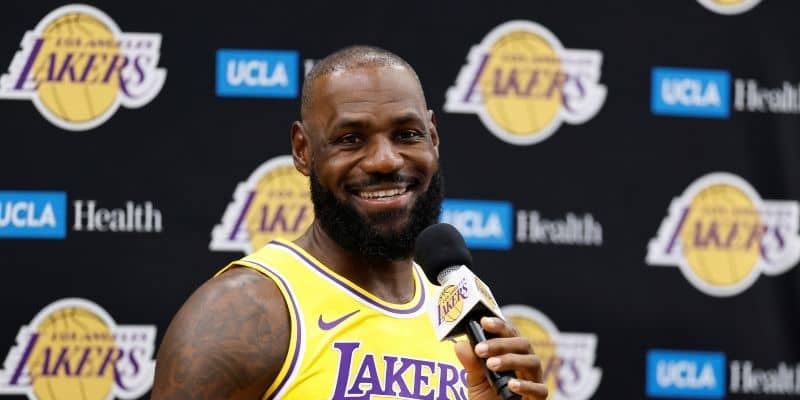 レブロンの復帰準備が着々と進行中…Gリーグチームの練習に参加し「痛みなし」の報告