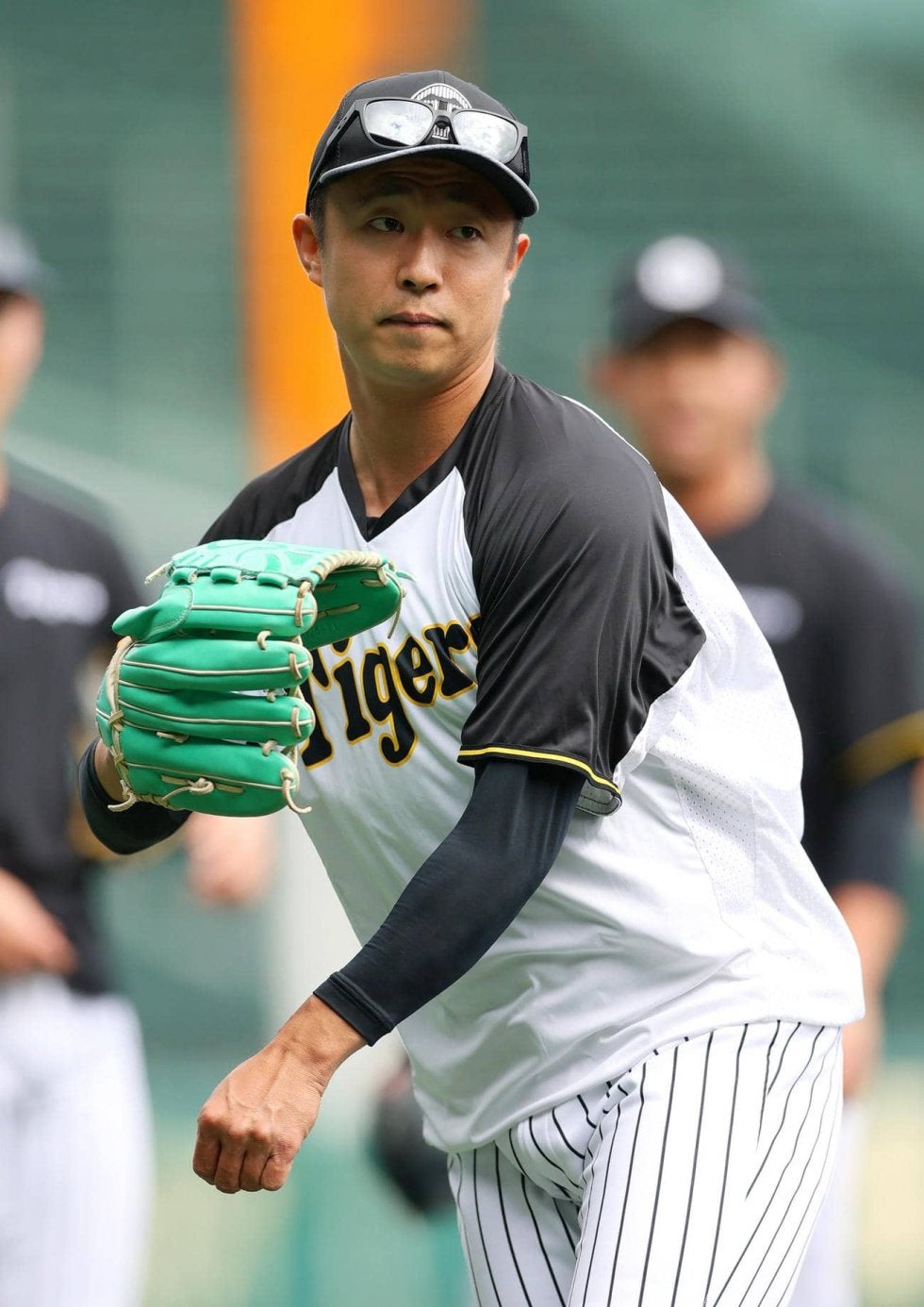 島本浩也 実使用ユニフォーム 上下セット 20240921-OHT1I51202-L.jpg