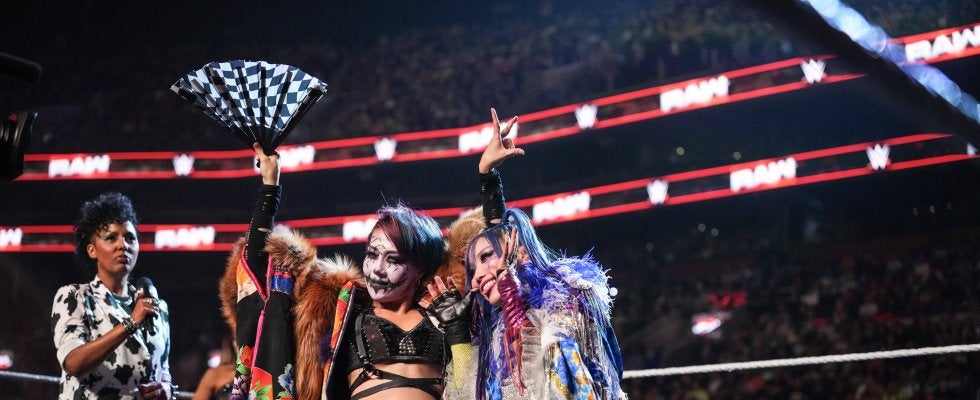 「目立ちすぎだろ！」人気日本人女子レスラーの“ホラーすぎる”ドクター＆ナースコスにファン歓喜「最高の悪役！」