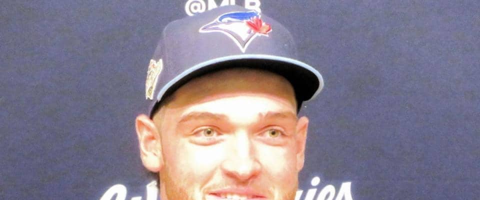 ドジャースに立ちはだかった難敵右腕が浜辺でプロポーズ　指輪キラリ　「この世でも来世でも、いつも君だ」　Ｂジェイズのイエサベージと恋人が投稿