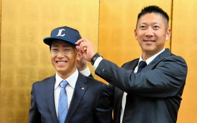 目指せ盗塁王！　高知・四国銀行で54年ぶり指名の川田選手が仮契約